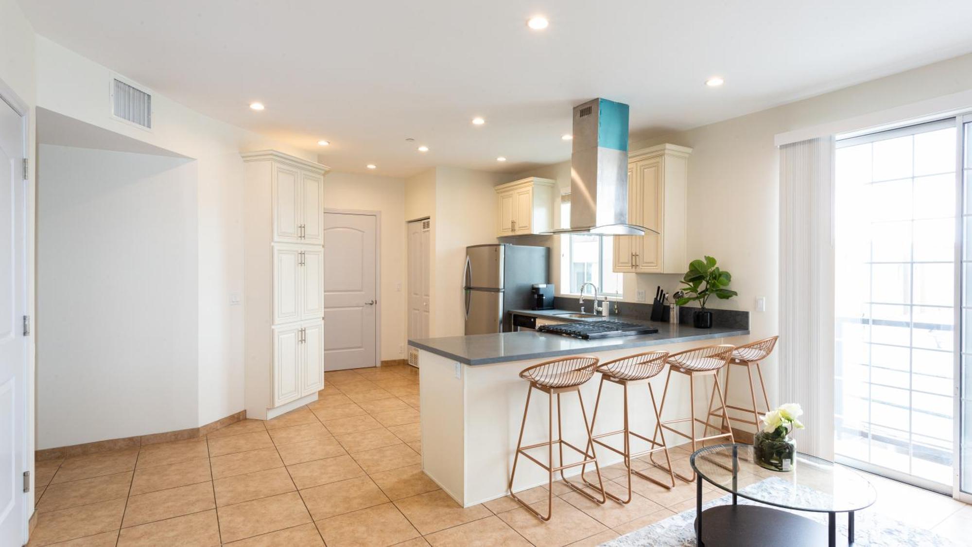 Apartahotel Three-bedroom Hollywood