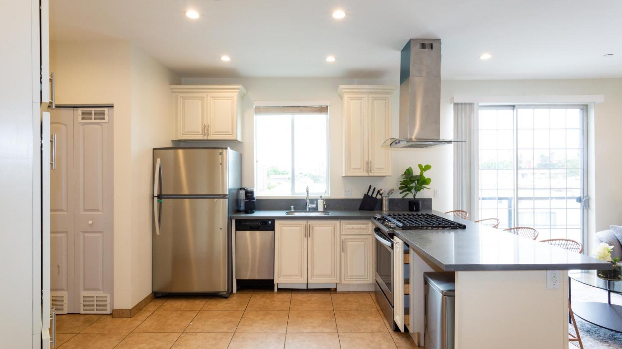 Apartahotel Three-bedroom Hollywood *